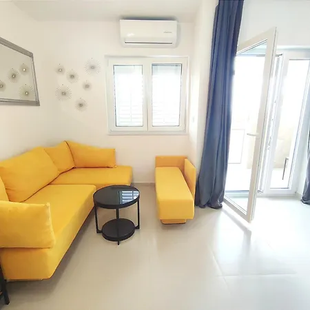 Rose, Close To The * 马卡尔斯卡