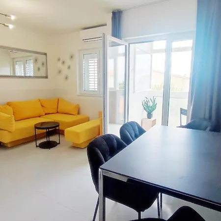 Apartman Rose, Close To The